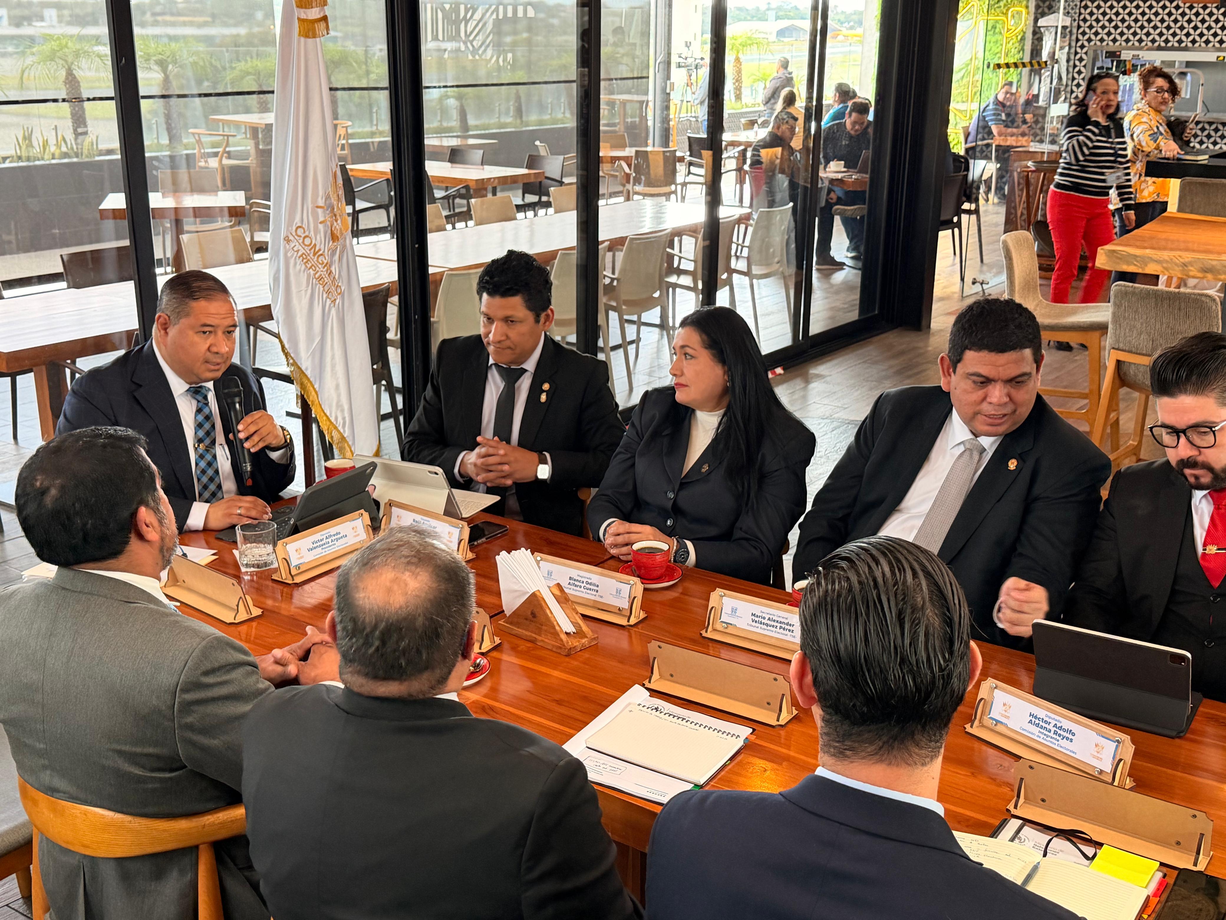 Reunión técnica impulsa consensos para modernizar Ley Electoral y de Partidos Políticos