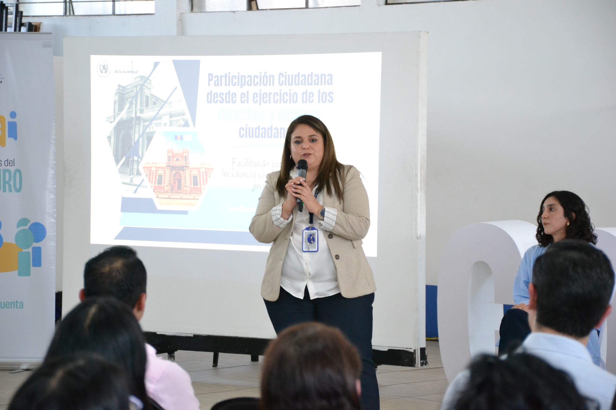 “Diálogos del Futuro” TSE y Conjuve promueven la participación juvenil con más de 80 asistentes