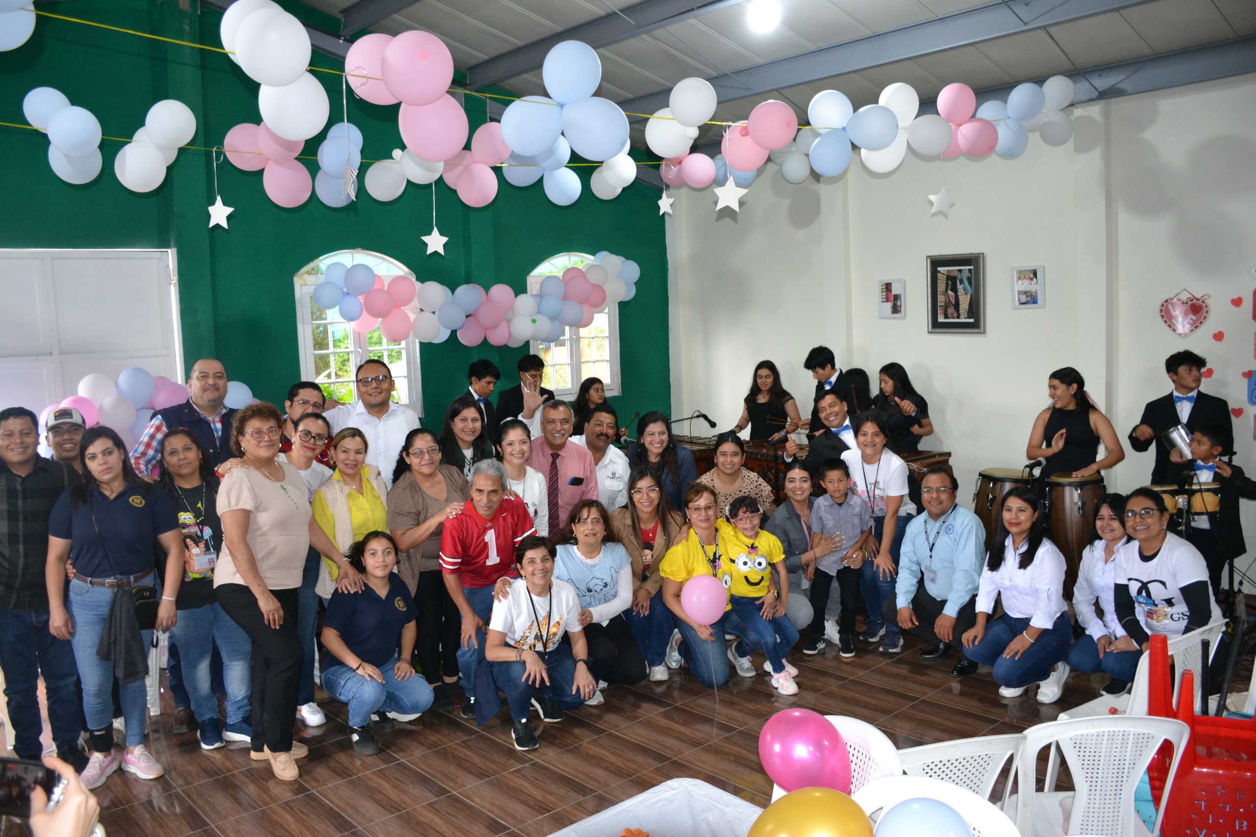 El TSE celebra con sonrisas el Día del Niño en casa hogar de Mixco