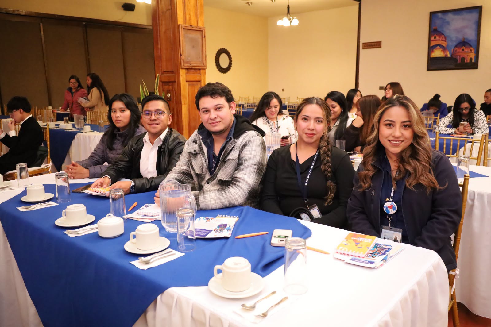 Más de 150 jóvenes participan en diálogo ciudadano