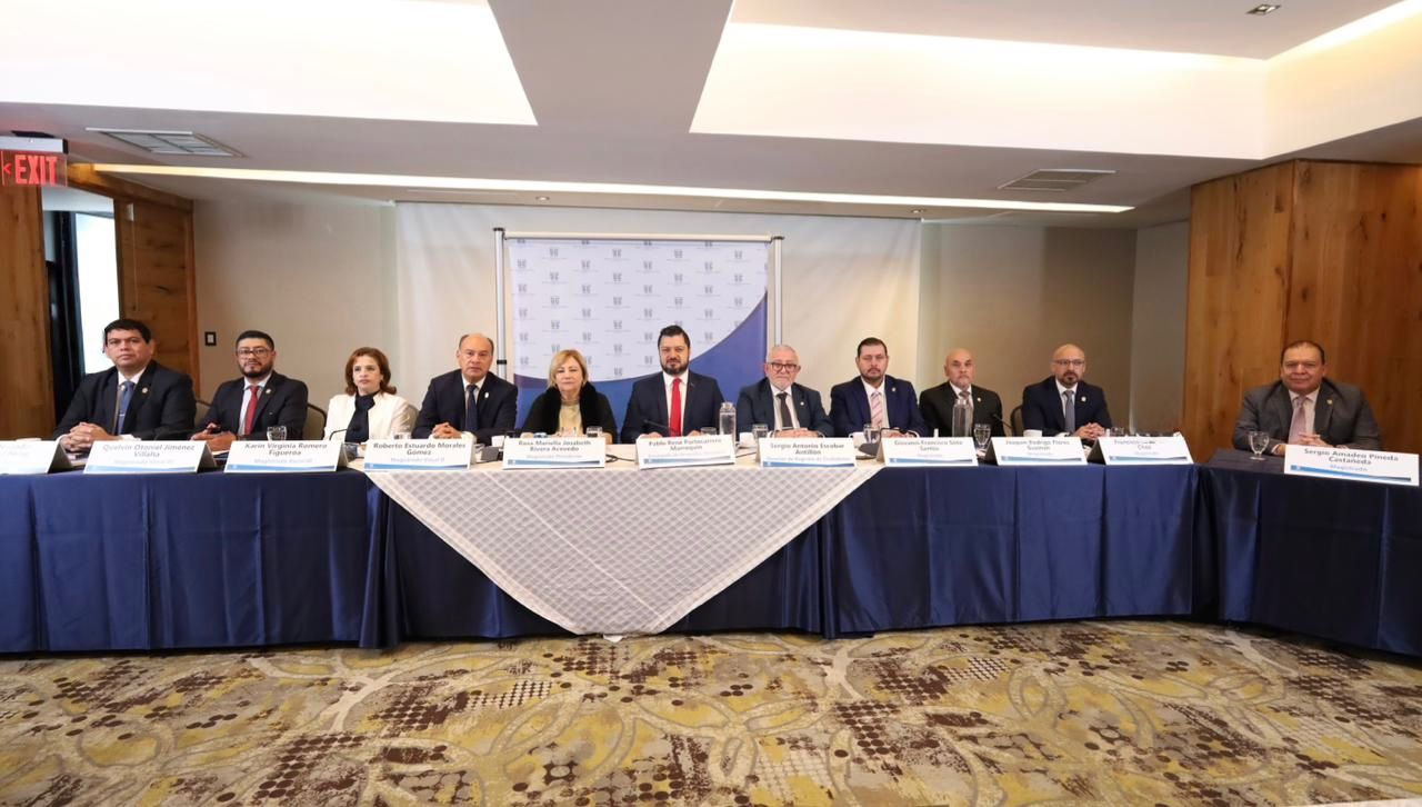 Primera reunión entre la VIII magistratura del TSE y representantes de partidos políticos